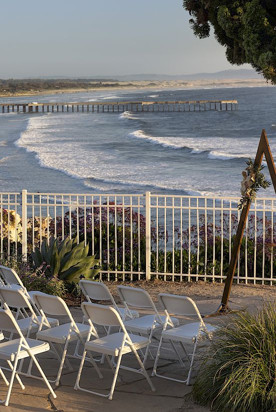 Cottage Inn By The Sea