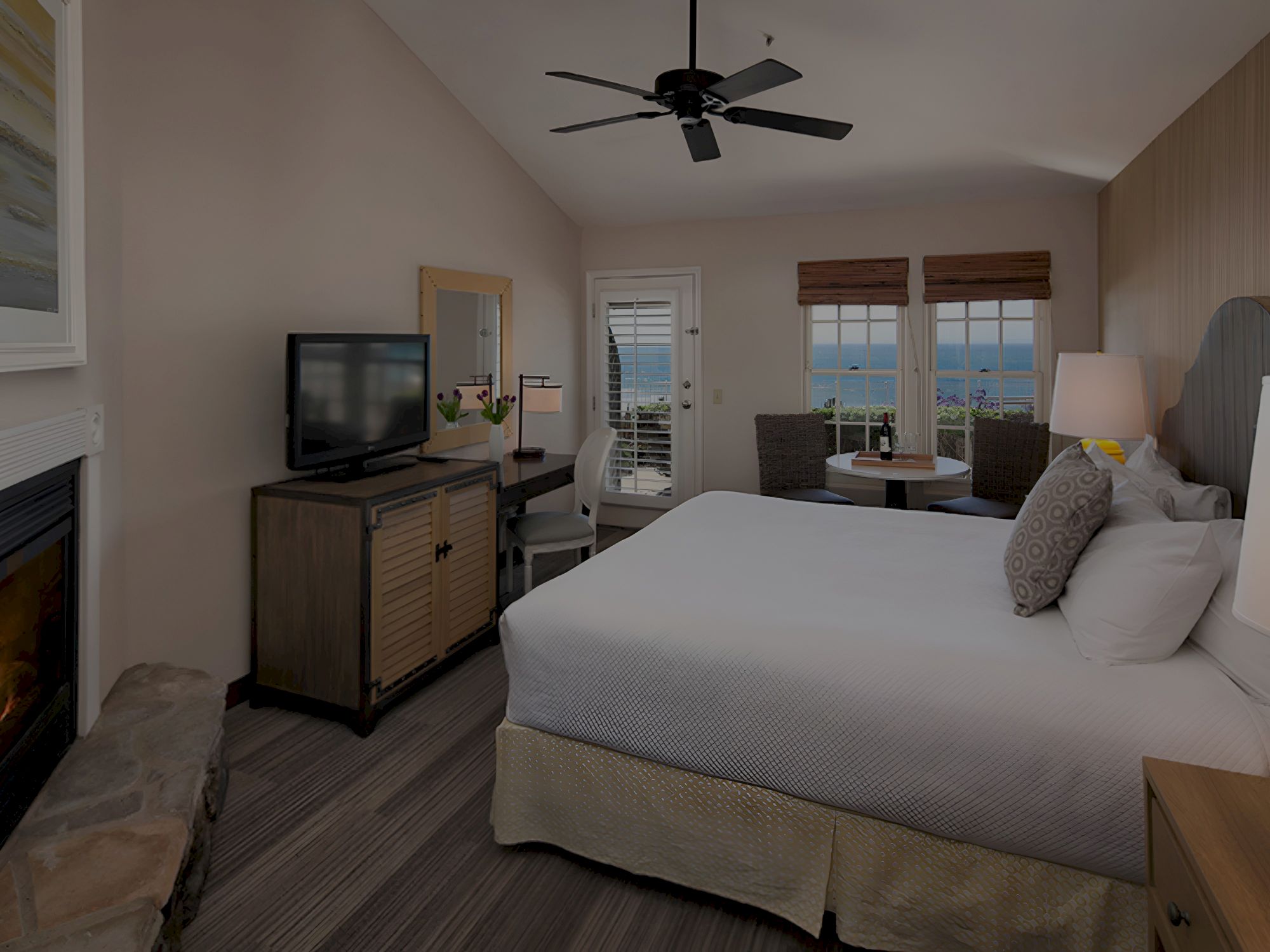 Cottage Inn By The Sea